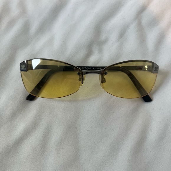Courrèges yellow sunglasses - Picture 1 of 5